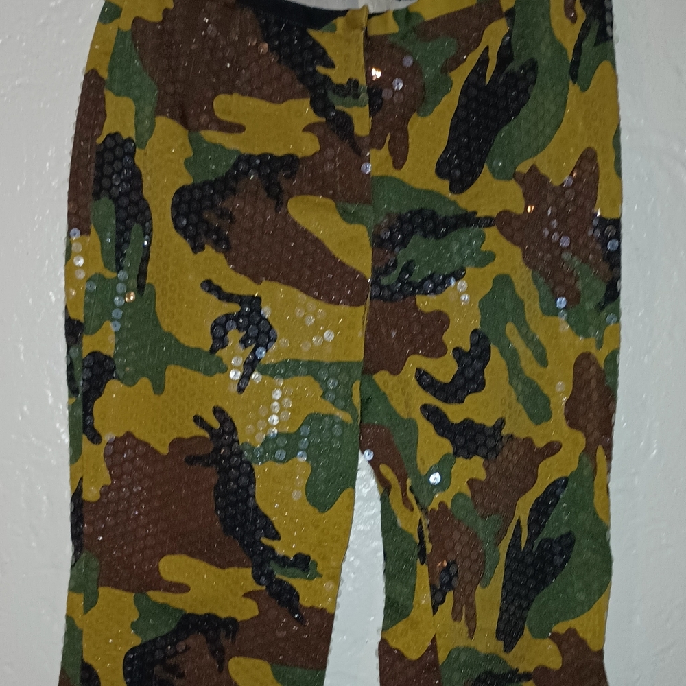 Army style. Pants sequence size 8 to 10